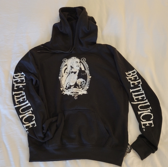 NEW -Official Beetlejuice Black Hoodie Sweatshirt - Size Medium - NWT - Picture 2 of 13